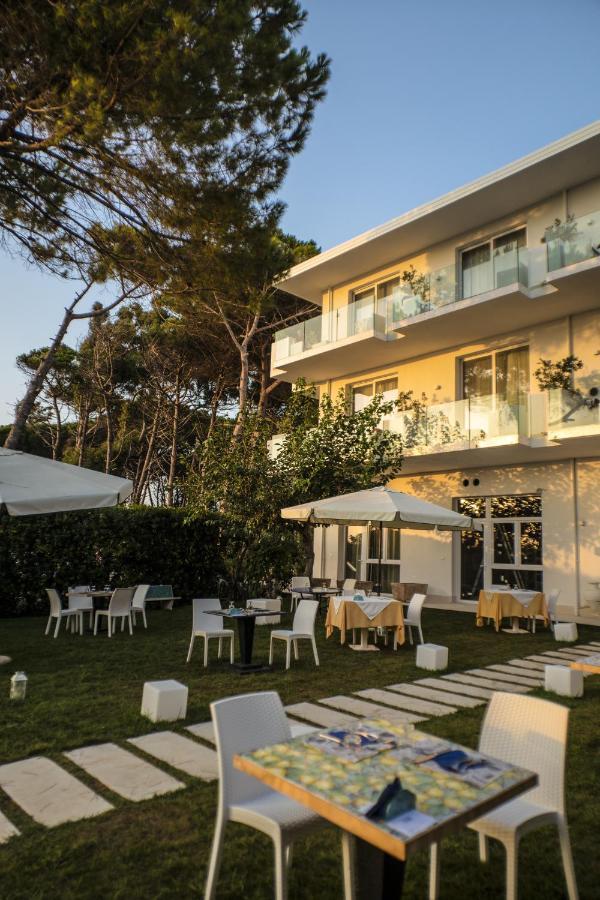 Hotel Artemide Mare Πέστουμ Εξωτερικό φωτογραφία