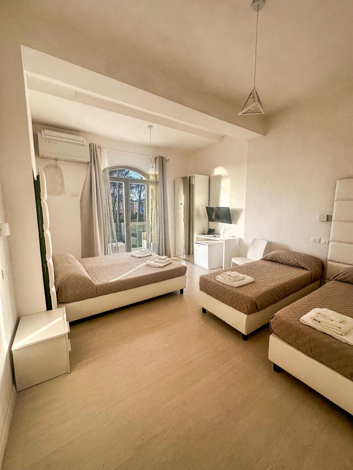 Hotel Artemide Mare Πέστουμ Εξωτερικό φωτογραφία