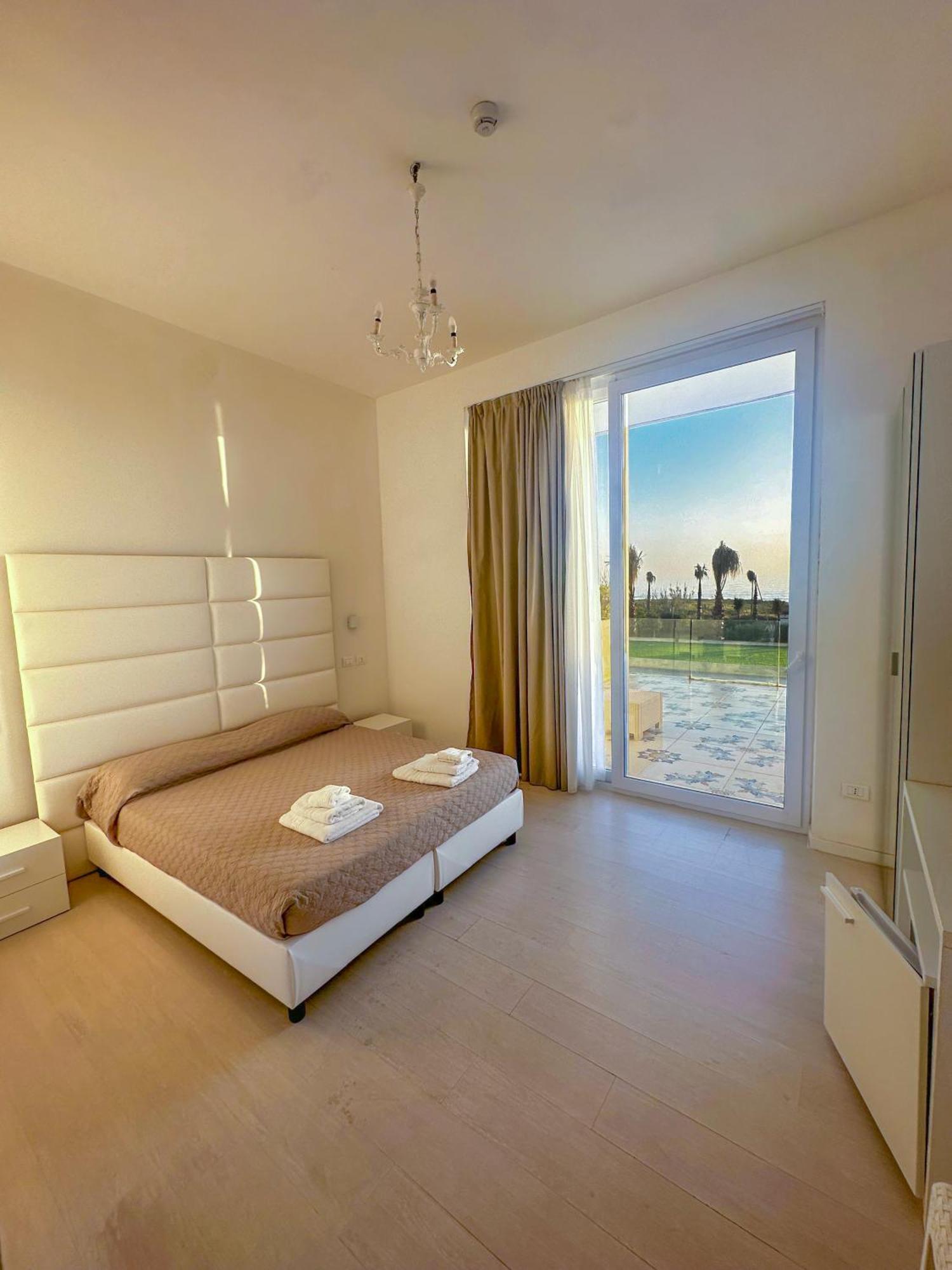 Hotel Artemide Mare Πέστουμ Εξωτερικό φωτογραφία