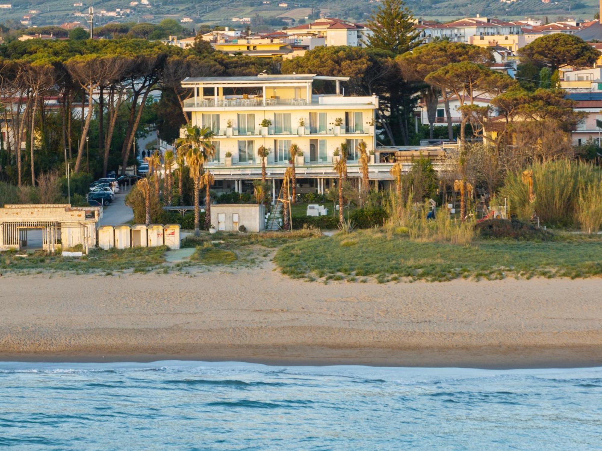 Hotel Artemide Mare Πέστουμ Εξωτερικό φωτογραφία